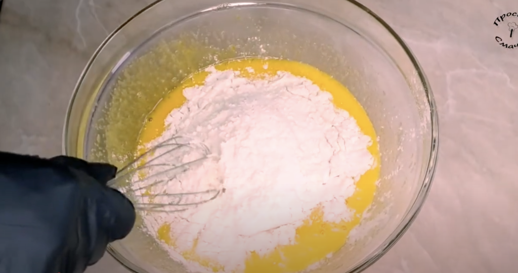 Dort s karamelovým krémem, sušenkami a praženými arašídy - delikatesa v ústech!