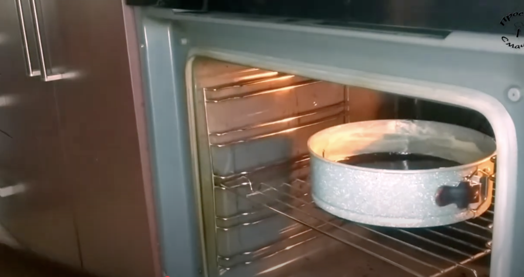 Dort s karamelovým krémem, sušenkami a praženými arašídy - delikatesa v ústech!