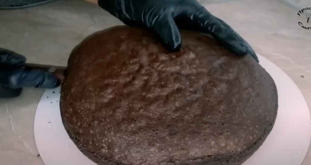 Dort s karamelovým krémem, sušenkami a praženými arašídy - delikatesa v ústech!