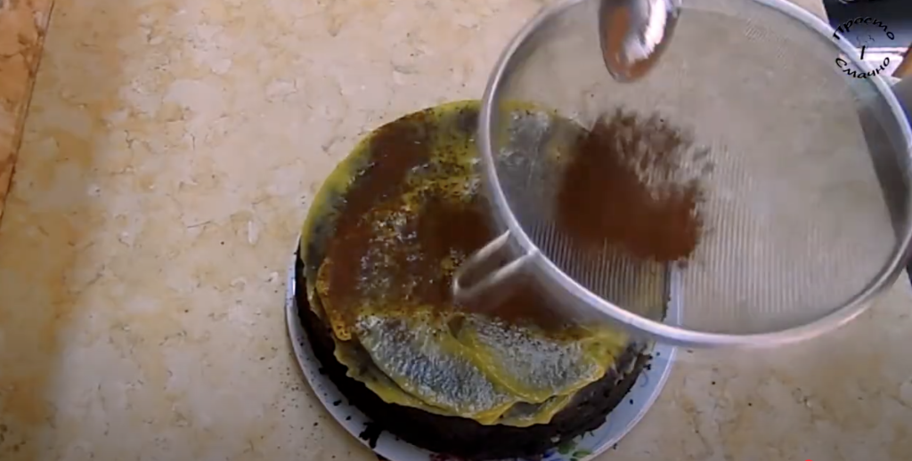 Nadýchaný kakaový koláč s jemným pomerančovým krémem - ideální volba ke kávě