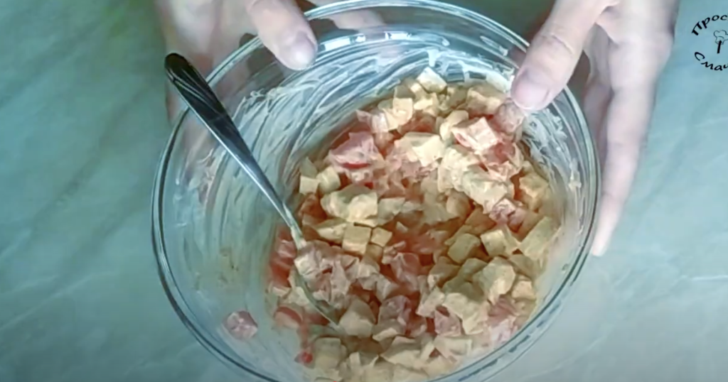 Plněné houbové kloboučky se sýrem, rajčaty a česnekem