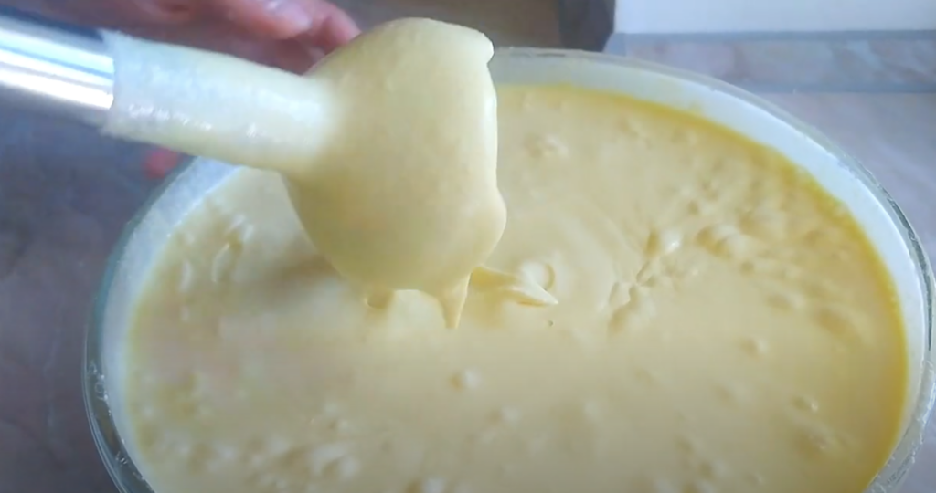 Tvarohový koláč s kakaovou drobenkou a citronovým nádechem – vláčný a jemný dezert jako od babičky