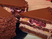 Čokoládový dort s třešněmi a oříškovým krémem – recept na luxusní slavnostní dezert