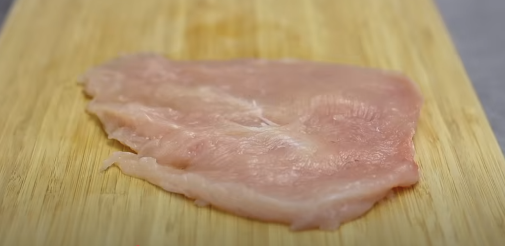 Kuřecí prso v pergamenu s mozzarellou a rajčaty - šťavnatý a voňavý pokrm