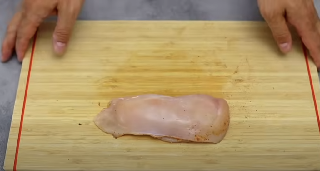 Kuřecí prso v pergamenu s mozzarellou a rajčaty - šťavnatý a voňavý pokrm