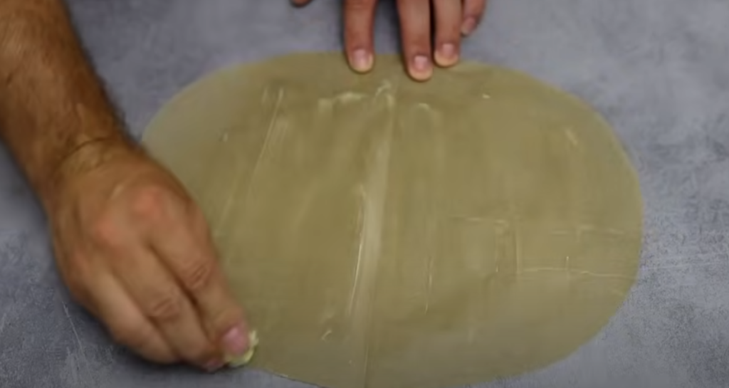 Kuřecí prso v pergamenu s mozzarellou a rajčaty - šťavnatý a voňavý pokrm