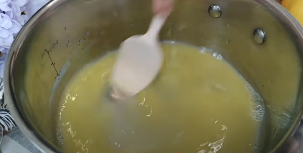 Citrónovo-tvarohový dort s ovesným korpusem, jablky, mrkví a ořechy - lehký a svěží 