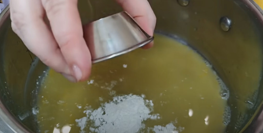 Citrónovo-tvarohový dort s ovesným korpusem, jablky, mrkví a ořechy - lehký a svěží 