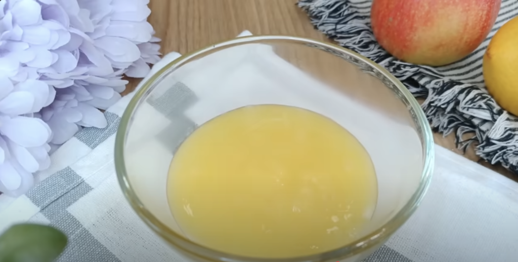 Citrónovo-tvarohový dort s ovesným korpusem, jablky, mrkví a ořechy - lehký a svěží 