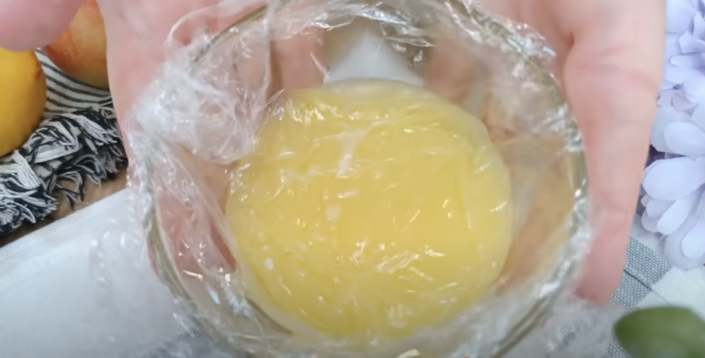 Citrónovo-tvarohový dort s ovesným korpusem, jablky, mrkví a ořechy - lehký a svěží 