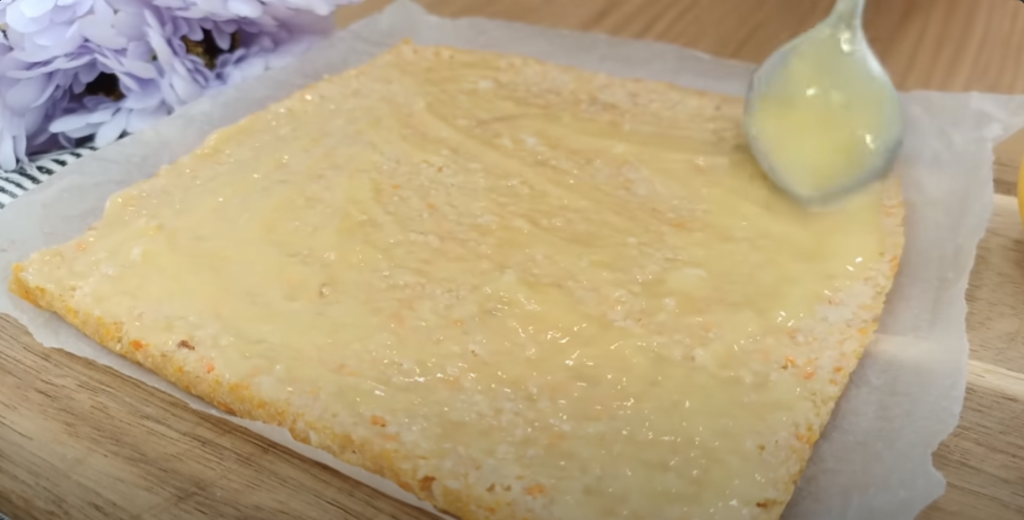 Citrónovo-tvarohový dort s ovesným korpusem, jablky, mrkví a ořechy - lehký a svěží 