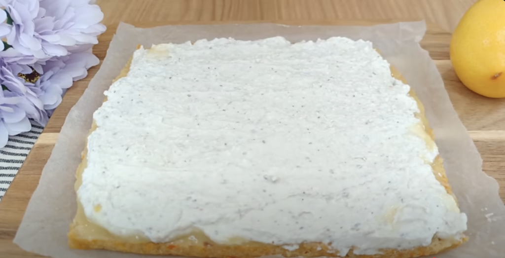 Citrónovo-tvarohový dort s ovesným korpusem, jablky, mrkví a ořechy - lehký a svěží 