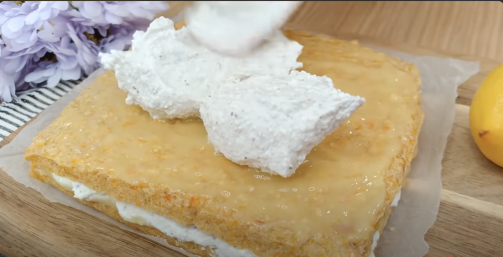 Citrónovo-tvarohový dort s ovesným korpusem, jablky, mrkví a ořechy - lehký a svěží 