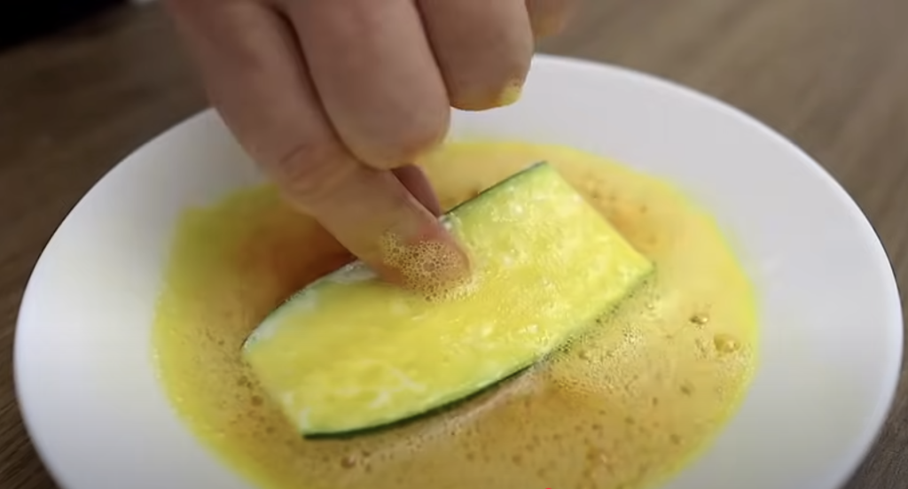 Cuketové sendviče se šunkou a sýrem - jednoduchý a chutný recept