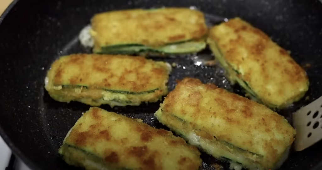 Cuketové sendviče se šunkou a sýrem - jednoduchý a chutný recept