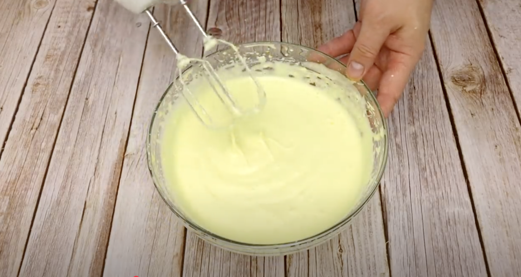 Nadýchaný jablečný koláč s vanilkovou vůní - jednoduchý a vláčný dezert, který provoní celý domov