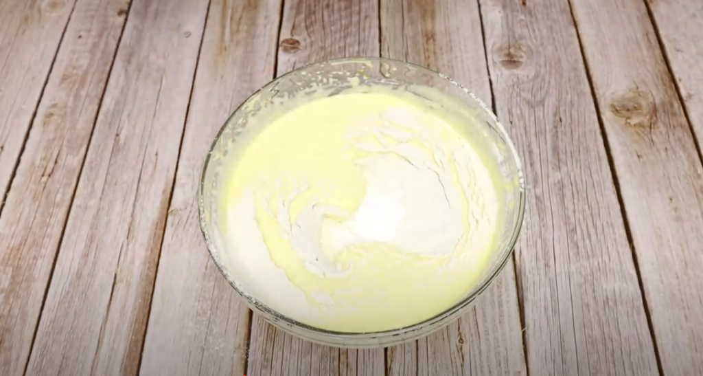 Nadýchaný jablečný koláč s vanilkovou vůní - jednoduchý a vláčný dezert, který provoní celý domov