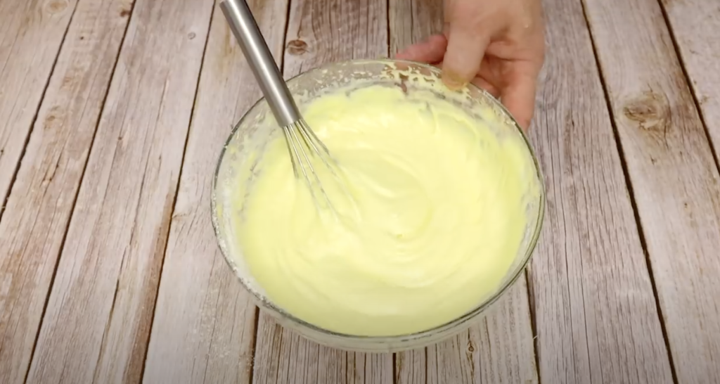 Nadýchaný jablečný koláč s vanilkovou vůní - jednoduchý a vláčný dezert, který provoní celý domov