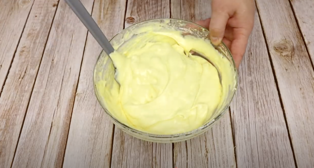 Nadýchaný jablečný koláč s vanilkovou vůní - jednoduchý a vláčný dezert, který provoní celý domov