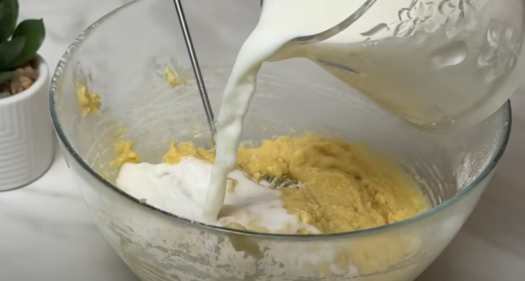 Zapečená palačinková pochoutka se špenátem, cibulí, rajčetem, tuňákem a sýrem - rychlý, zdravý a chutný slaný oběd nebo večeře