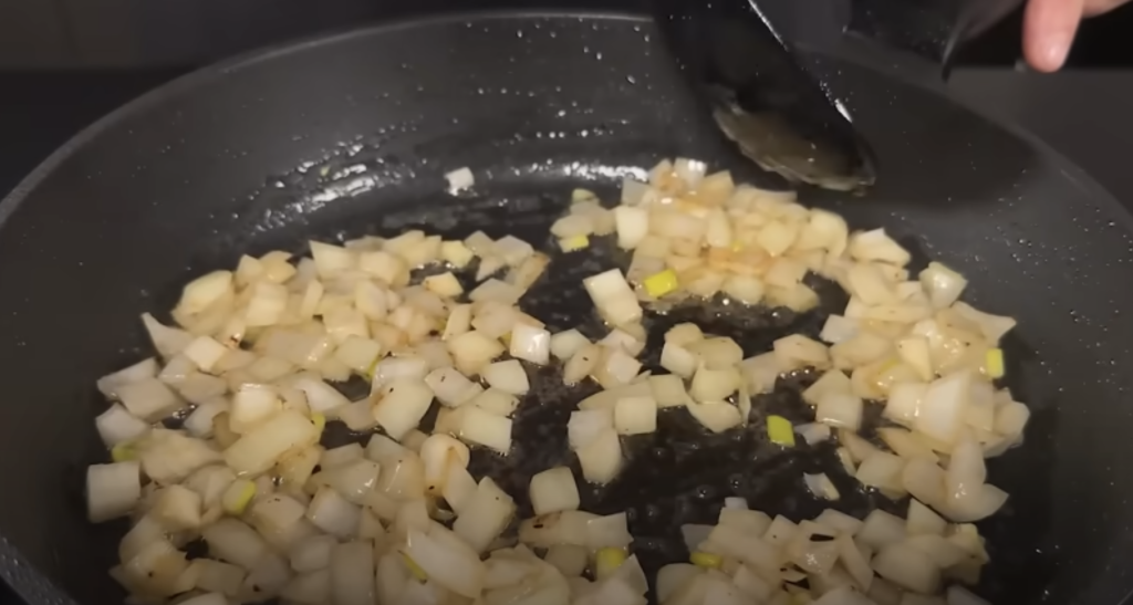 Krémové těstoviny s kuřecím masem, špenátem a parmazánem