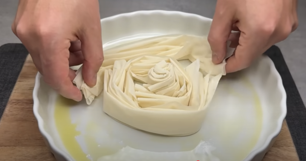 Slaný koláč z lilků a sýra ve filo těstě: Křupavá delikatesa s vůní Středomoří