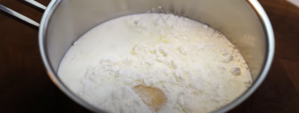 Citronové muffiny se zakysanou smetanou a jemným krémem – svěží letní dezert do košíčku