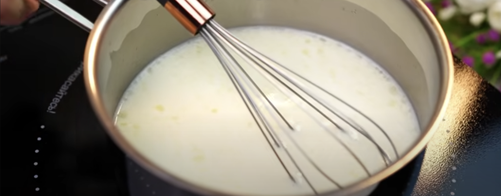 Citronové muffiny se zakysanou smetanou a jemným krémem – svěží letní dezert do košíčku