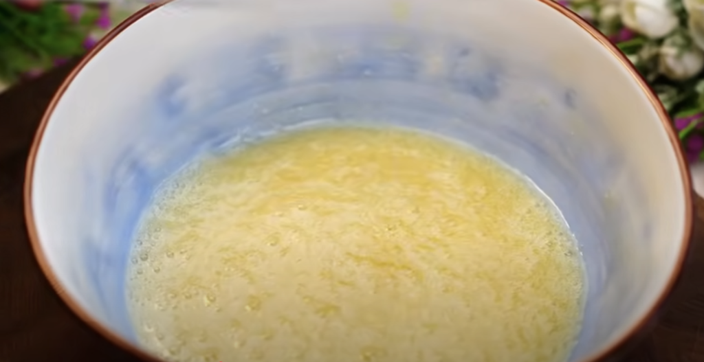 Citronové muffiny se zakysanou smetanou a jemným krémem – svěží letní dezert do košíčku