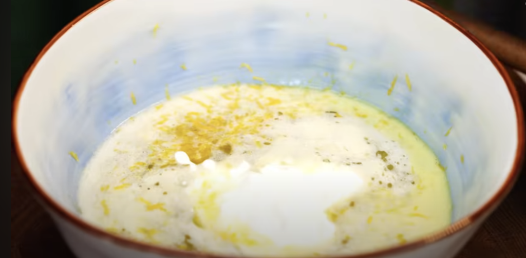 Citronové muffiny se zakysanou smetanou a jemným krémem – svěží letní dezert do košíčku