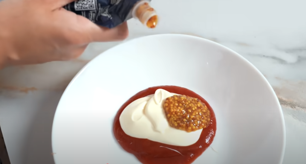 Křupavý lavaš plněný mletým masem, zeleninou a domácí omáčkou - rychlá večeře na pánvi