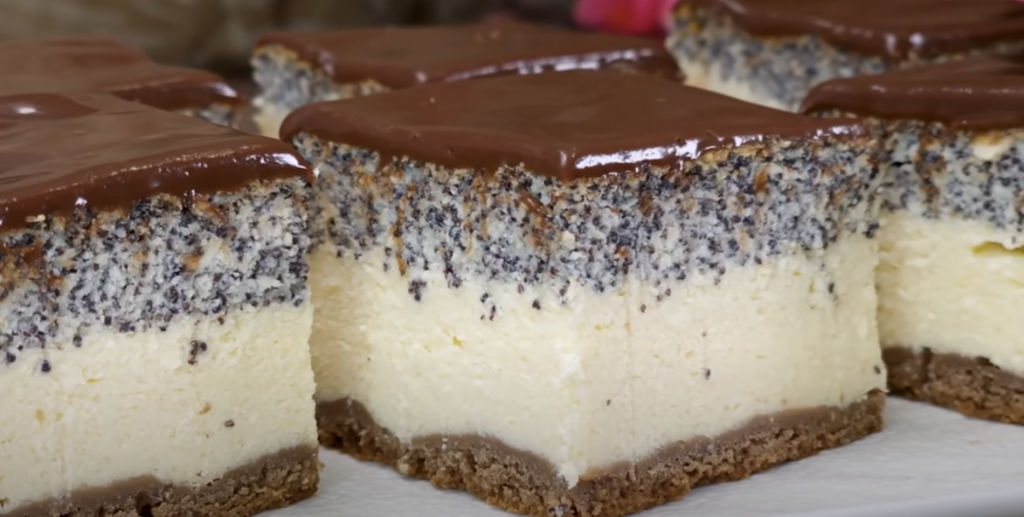 Dvoubarevné kostky s tvarohem, mákem a čokoládovou polevou