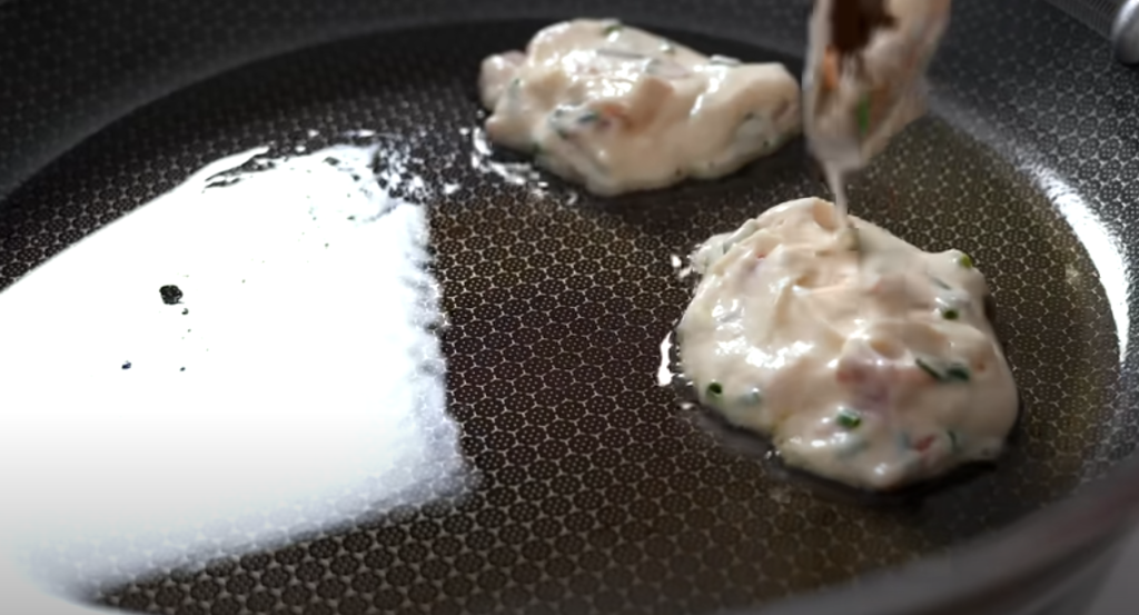 Nadýchané slané lívance se šunkou a jarní cibulkou - rychlá a chutná snídaně či večeře plná chutí