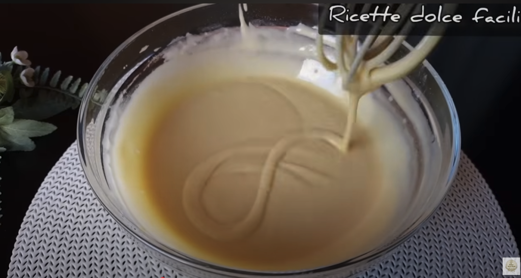 Šťavnatý broskvový koláč s drobenkou - jednoduchý a rychlý moučník pro každou příležitost