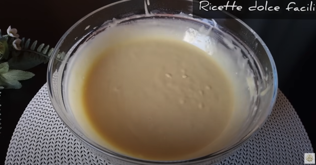 Šťavnatý broskvový koláč s drobenkou - jednoduchý a rychlý moučník pro každou příležitost