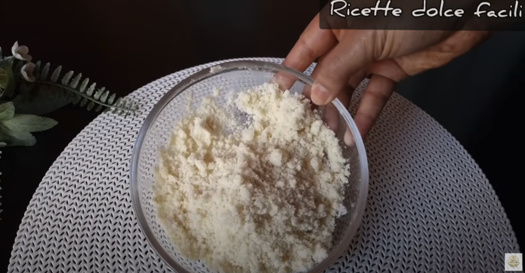 Šťavnatý broskvový koláč s drobenkou - jednoduchý a rychlý moučník pro každou příležitost