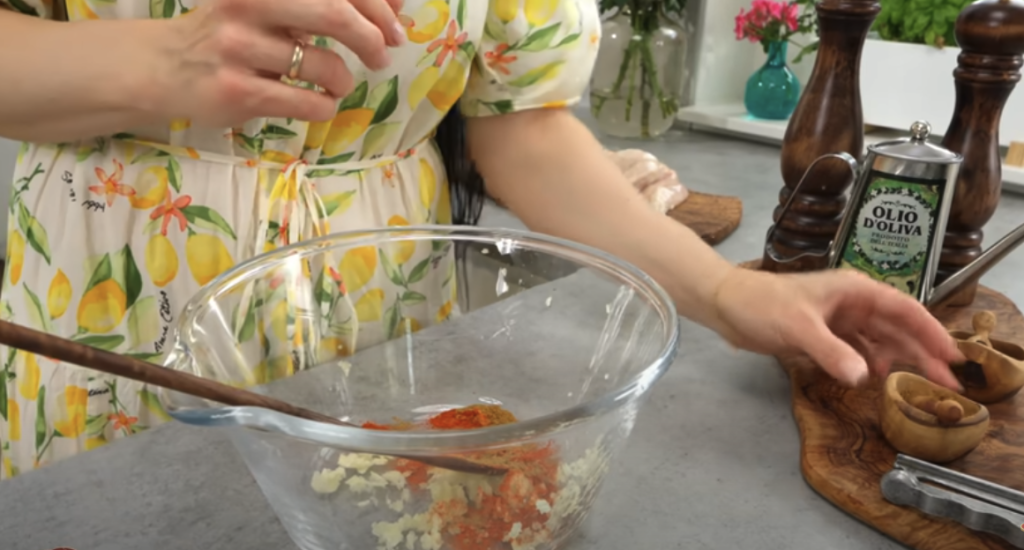 Grilované kuřecí maso s domácí tzatziki omáčkou a zeleninou: Lehký letní recept na večeři