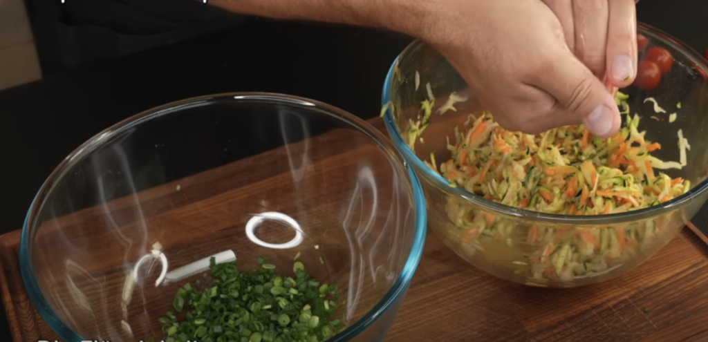 Zapečené zeleninové plačičky s mozzarellou a cherry rajčaty - zdravý a jednoduchý recept