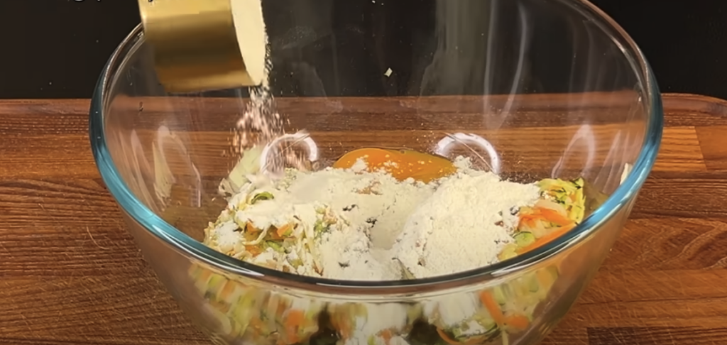 Zapečené zeleninové plačičky s mozzarellou a cherry rajčaty - zdravý a jednoduchý recept
