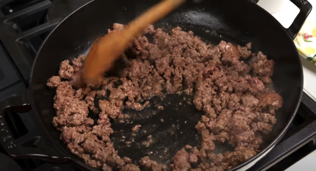 Krémové penne s mletým hovězím masem a mozzarellou - rychlý, sytý a dokonale lahodný recept z jedné pánve