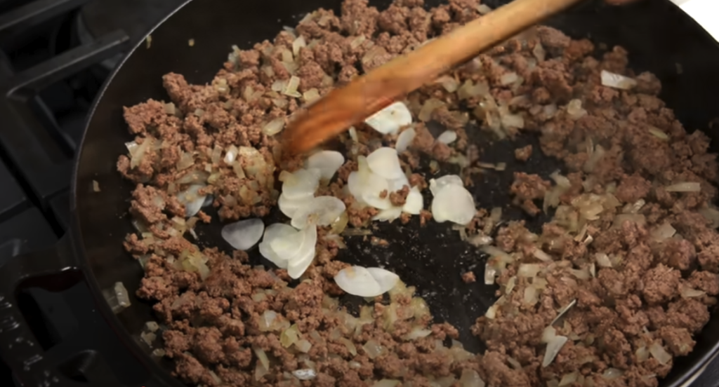 Krémové penne s mletým hovězím masem a mozzarellou - rychlý, sytý a dokonale lahodný recept z jedné pánve