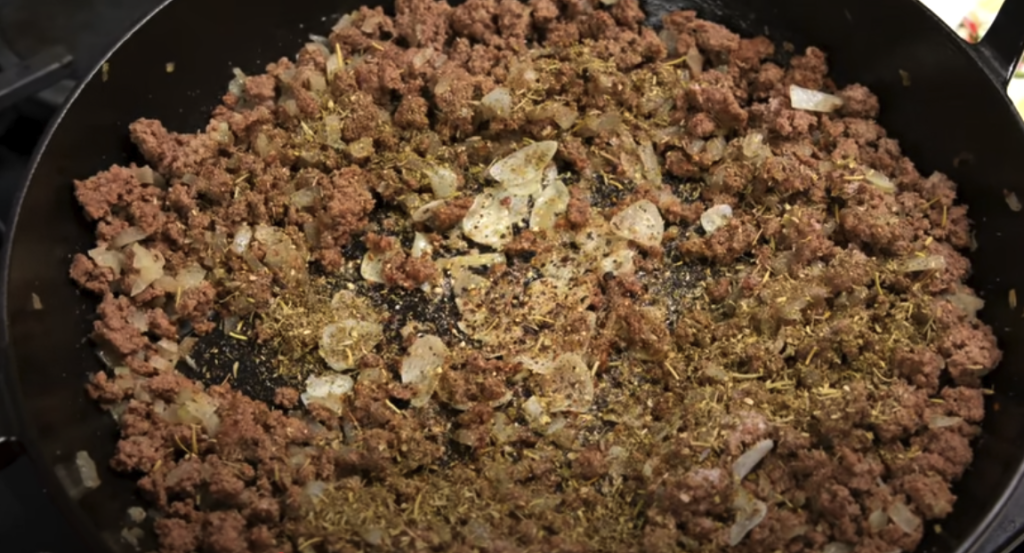 Krémové penne s mletým hovězím masem a mozzarellou - rychlý, sytý a dokonale lahodný recept z jedné pánve