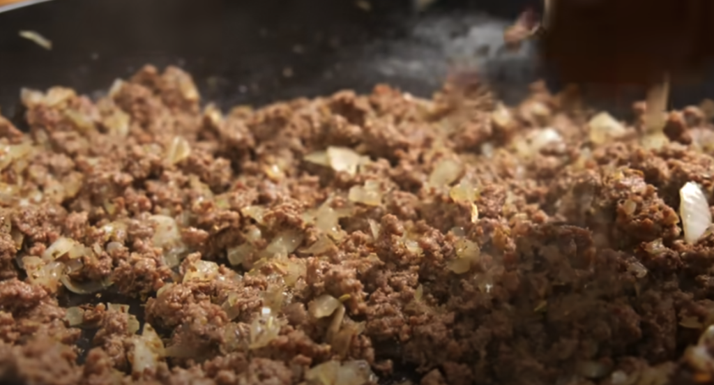 Krémové penne s mletým hovězím masem a mozzarellou - rychlý, sytý a dokonale lahodný recept z jedné pánve