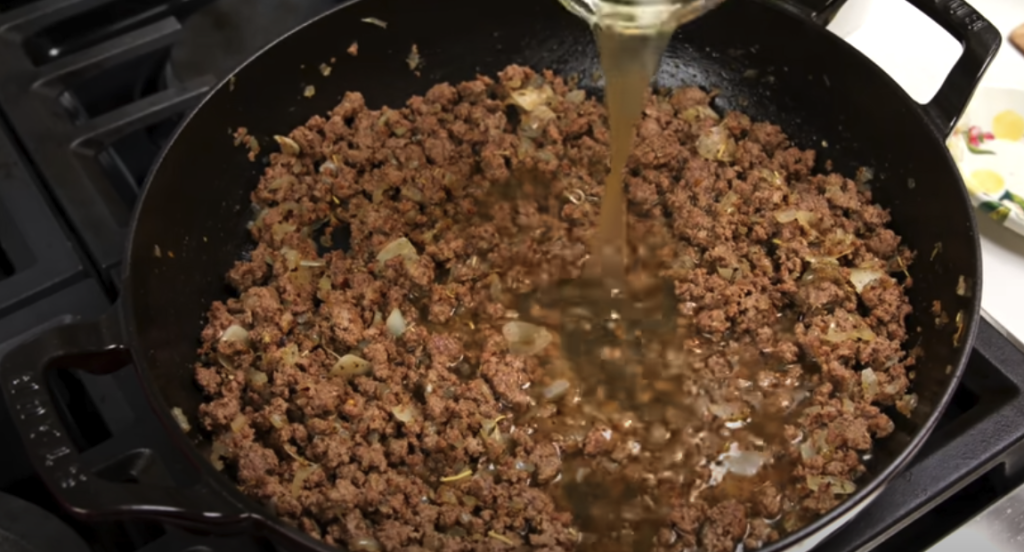 Krémové penne s mletým hovězím masem a mozzarellou - rychlý, sytý a dokonale lahodný recept z jedné pánve