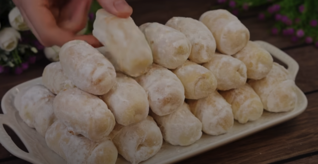 Jemné pomerančové croissanty z jogurtového těsta: Voňavé a šťavnaté cukroví jako od babičky Jemné pomerančové croissanty z jogurtového těsta: Voňavé a šťavnaté cukroví jako od babičky