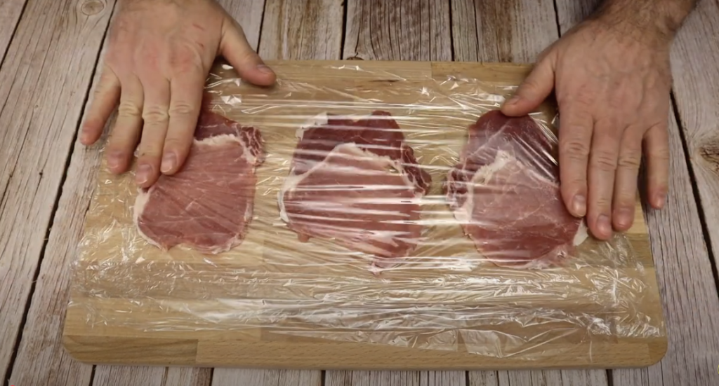 Vepřové závitky plněné zelenými olivami - jednoduchý a chutný recept na pečené maso