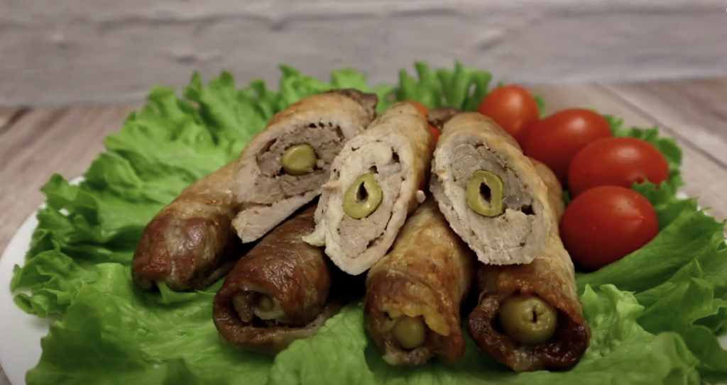 Vepřové závitky plněné zelenými olivami - jednoduchý a chutný recept na pečené maso