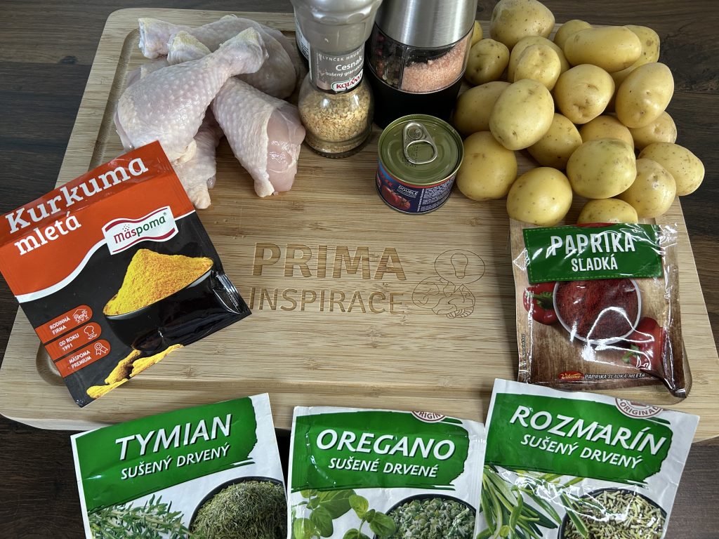 Jednoduchá pečená kuřecí stehna s bramborami a rajčatovou omáčkou