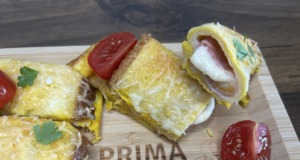 Zapečené rolky z toastového chleba se šunkou a sýrem Zapečené rolky z toastového chleba se šunkou a sýrem
