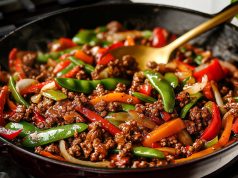 Jednoduchý a rychlý recept na wok s mletým hovězím, křupavou zeleninou a voňavou čínskou omáčkou - skvělá večeře do 30 minut, plná chutí